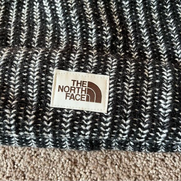 The North Face Women’s Knit Beanie - Picture 2 of 5